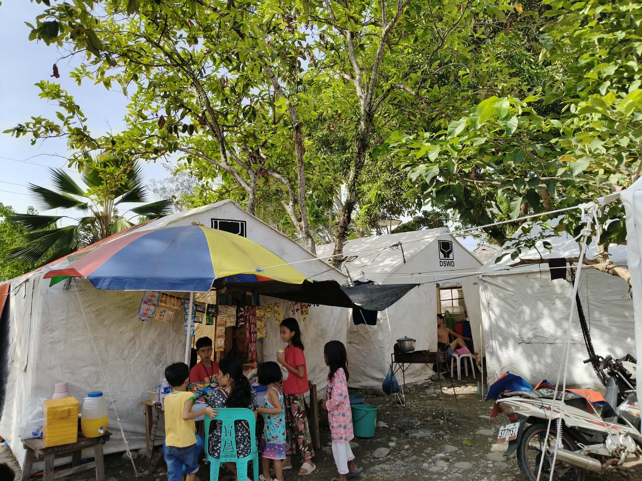 You are currently viewing ‘We’d rather stay here’: Glan quake survivors in shelters amid safety fears 