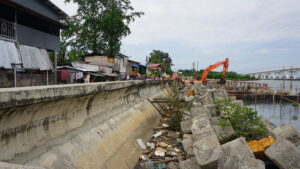 Read more about the article Tides of change ripple through riverside homes along NHA Bangkal dike