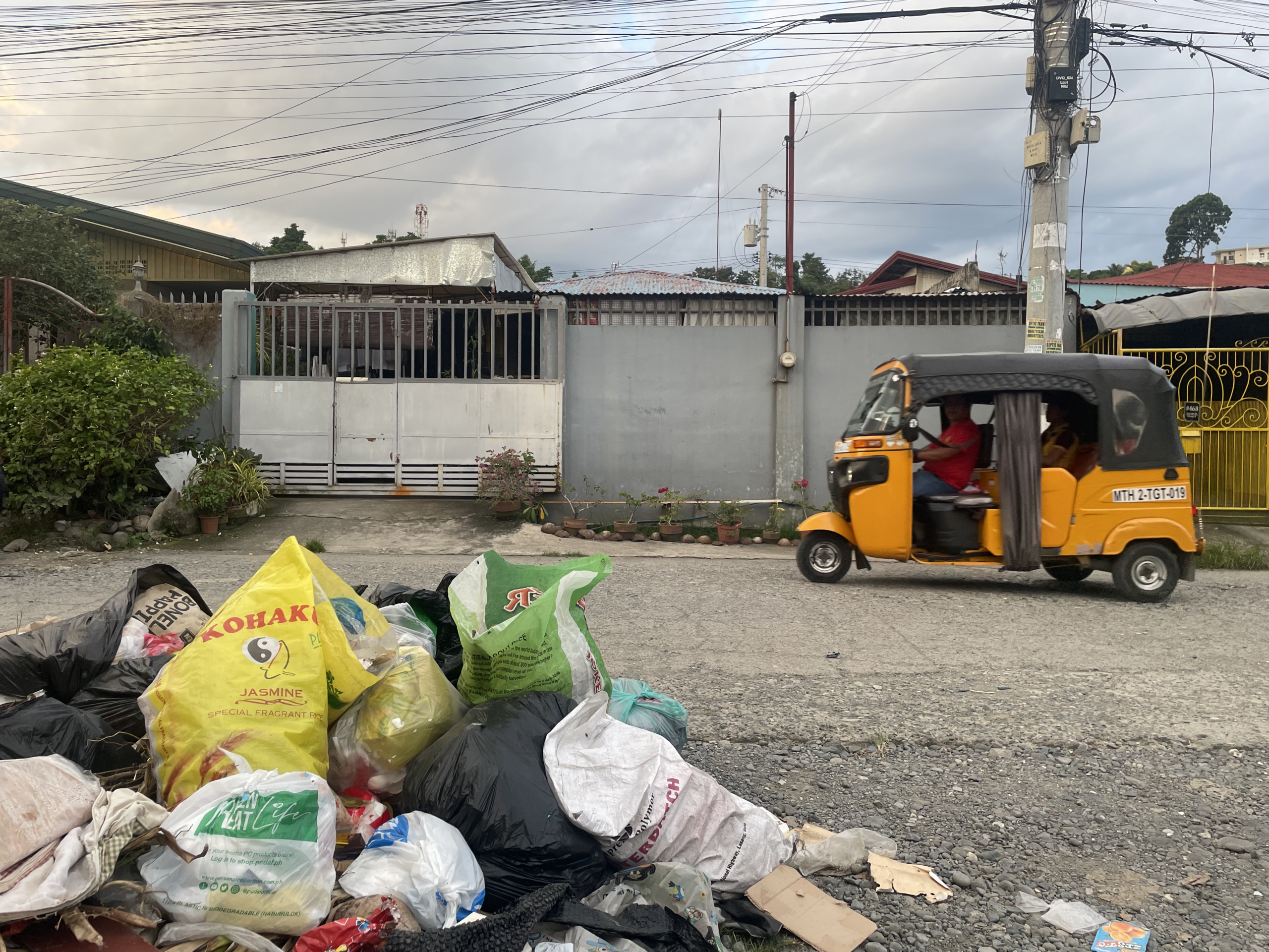 You are currently viewing Garbage backlog persists in Juliville despite new landfill opening