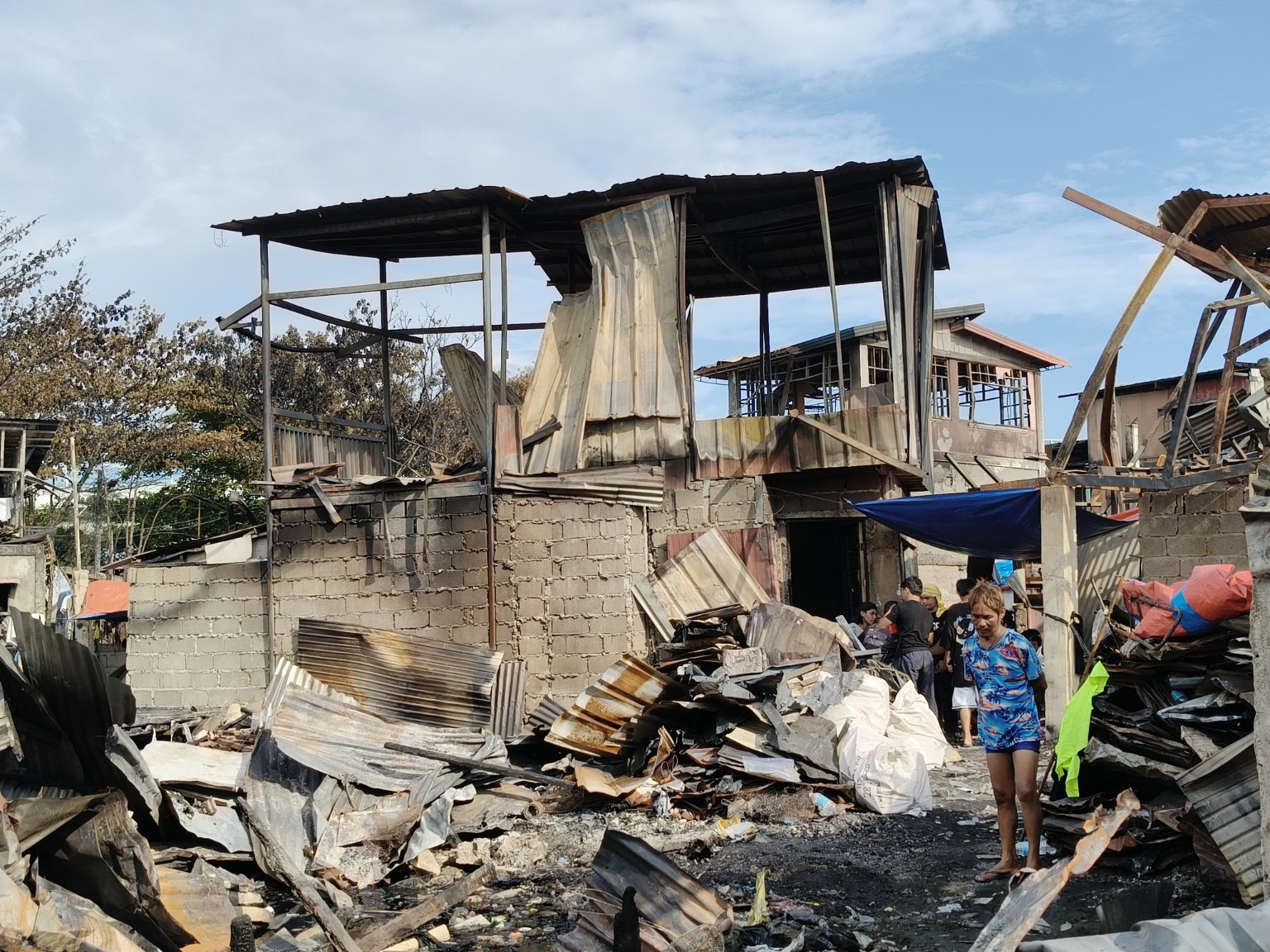 You are currently viewing Davao fire leaves 1,000 families displaced, awaiting aid for rebuilding 