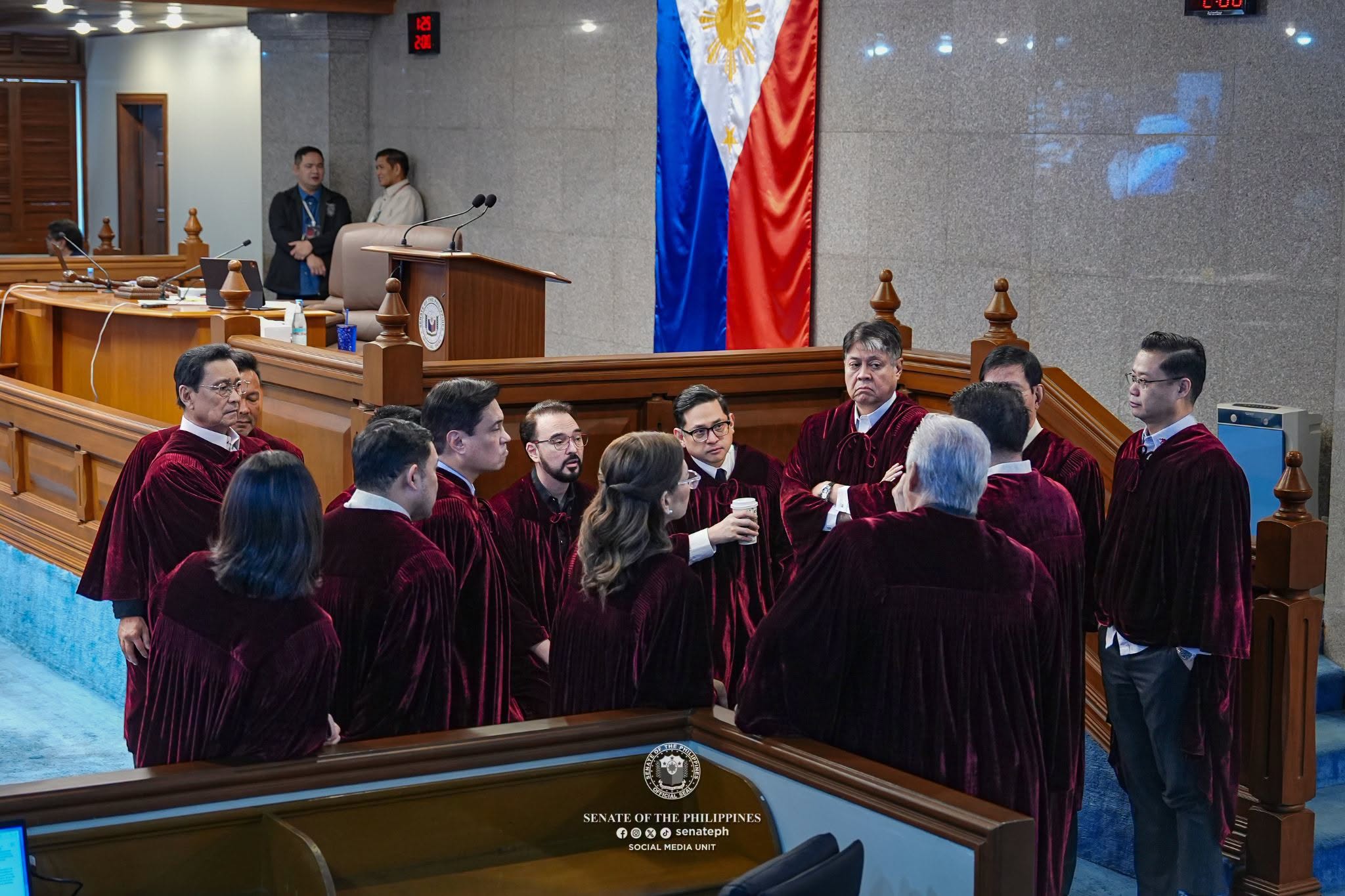 You are currently viewing VP Sara supporters and critics call for a resolution on all charges